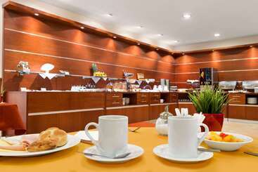 Ramada Airport Hotel Prague
