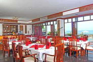 هتل Royal Phala Cliff Beach Resort