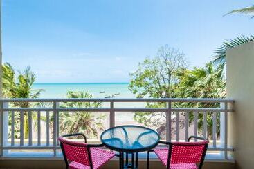 هتل Royal Phala Cliff Beach Resort