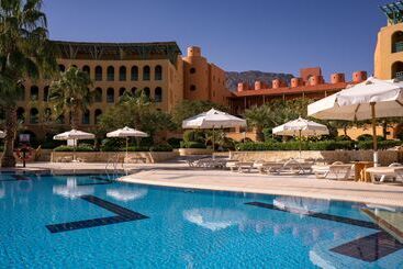 هتل Strand Beach Resort
