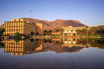 هتل Strand Beach Resort