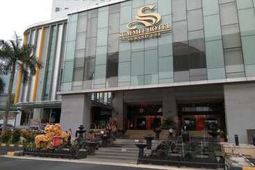 Summit Hotel Subang Usj