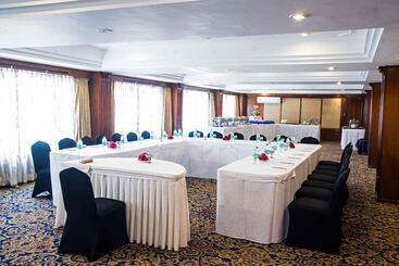 هتل The Chancery
