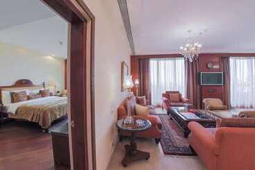 هتل The Lalit Mumbai