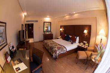 هتل The Lalit Mumbai