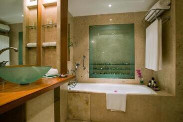 هتل The Lalit Mumbai