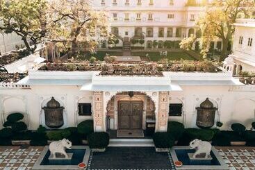 هتل The Raj Palace