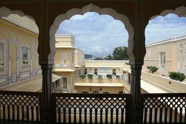 هتل The Raj Palace