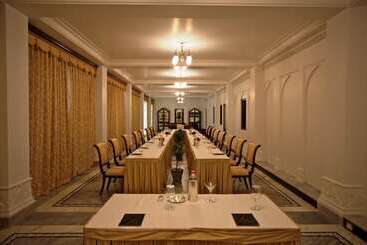 هتل The Raj Palace
