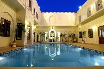 هتل The Raj Palace