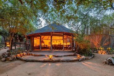 هتل Umlani Bushcamp   Lodge