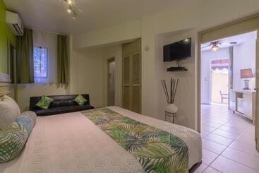 هتل Villa Taina