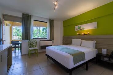 هتل Villa Taina
