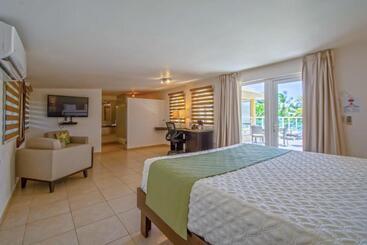 هتل Villa Taina