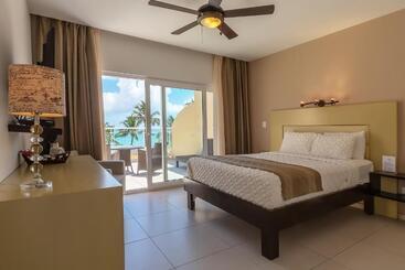هتل Villa Taina