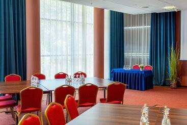 Vilnius Park Plaza Hotel, Restaurant & Terrace, Panorama Bar, Conference & Banquet Center