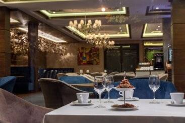 Vilnius Park Plaza Hotel, Restaurant & Terrace, Panorama Bar, Conference & Banquet Center