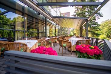 Vilnius Park Plaza Hotel, Restaurant & Terrace, Panorama Bar, Conference & Banquet Center