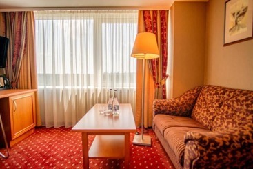 Vilnius Park Plaza Hotel, Restaurant & Terrace, Panorama Bar, Conference & Banquet Center