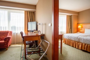 Vilnius Park Plaza Hotel, Restaurant & Terrace, Panorama Bar, Conference & Banquet Center