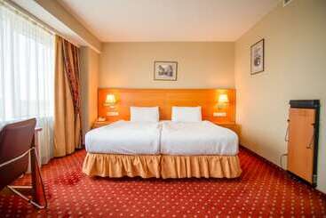 Vilnius Park Plaza Hotel, Restaurant & Terrace, Panorama Bar, Conference & Banquet Center
