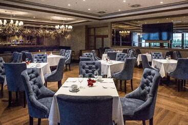Vilnius Park Plaza Hotel, Restaurant & Terrace, Panorama Bar, Conference & Banquet Center