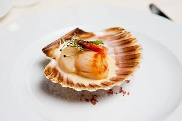 Vilnius Park Plaza Hotel, Restaurant & Terrace, Panorama Bar, Conference & Banquet Center