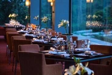 Marriott Executive Apartment   Lakeside Chalet, Mumbai