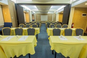 Microtel By Wyndham Batangas