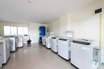 هاستل Backpacker Street Airport Place
