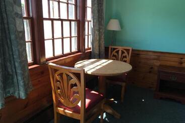 Bass River Motel