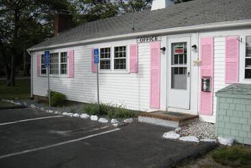 Bass River Motel