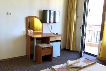 膳宿费 Guest House Radiana