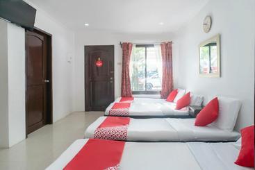 酒店 Oyo 557 Samantha S Apartelle