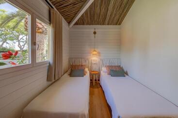 هتل Camping & Resort Sangulí Salou