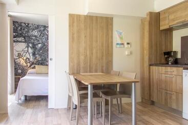 هتل Camping & Resort Sangulí Salou