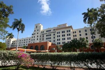 هتل On Hollywood Beach  Affordable Two Bedrooms Sleeps 6 With Two Bathrooms
