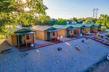 South Platte Cabins & Kennels   Campsite