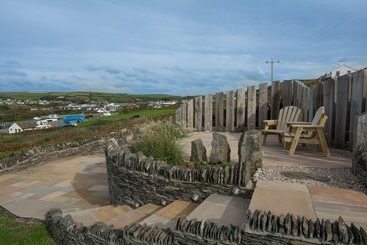 Beach Breeze Croyde 2 Bed, Sleeps 4 5, Sea Beach Views