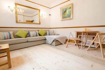 Beach Breeze Croyde 2 Bed, Sleeps 4 5, Sea Beach Views