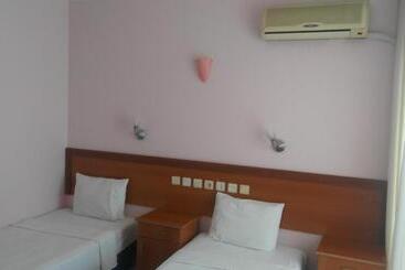 Holiday Apart 50 Meters To Beach, Sea View Apartments