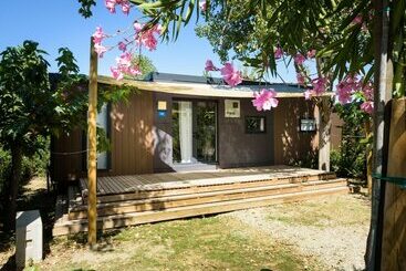 هتل Camping De L'espiguette