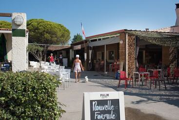 هتل Camping De L'espiguette