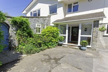 Ladywell Croyde 6 Bedrooms, Sleeps 12, Hot Tub