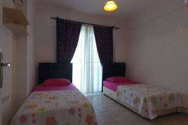 Lale Apart