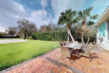 Seaturtle Cottage By Hodnett Cooper