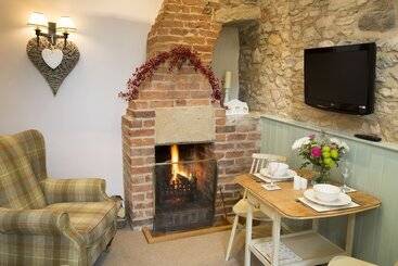 Bramwood Cottages