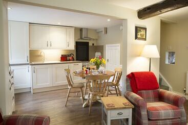 Bramwood Cottages