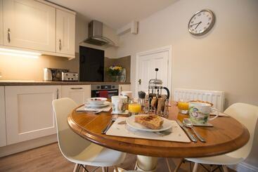Bramwood Cottages