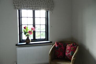 Henry Viii Cottage